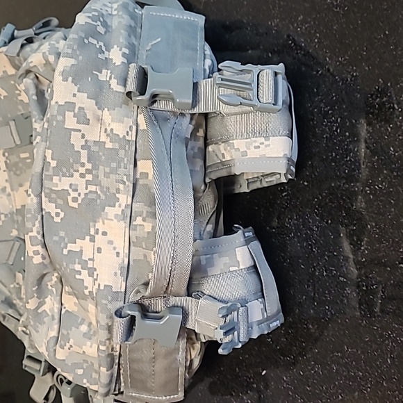 US Military Molle II Lightweight Load-Carrying Equipment Assault Pack - Picture 10 of 17